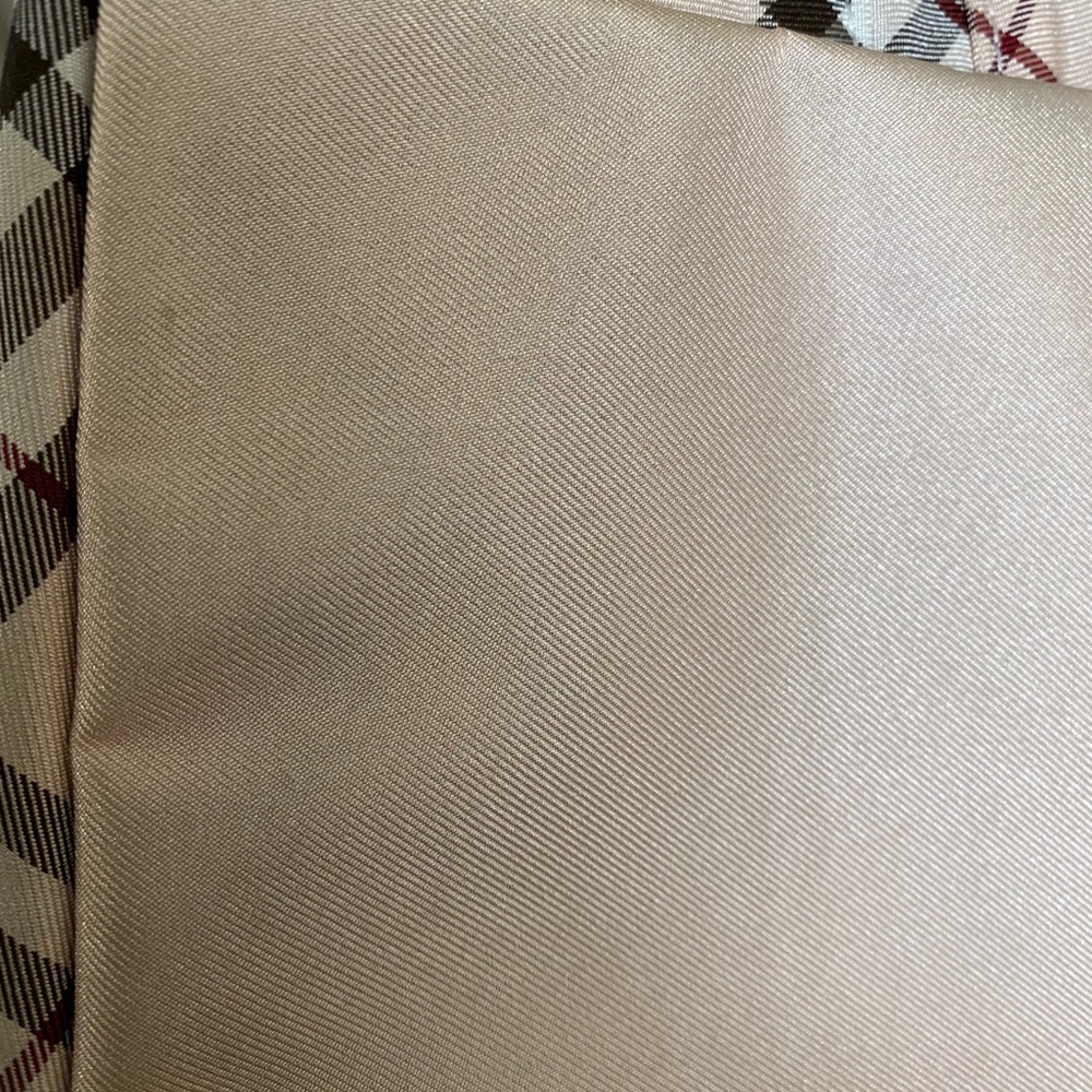 Burberry - Picture 8 of 11